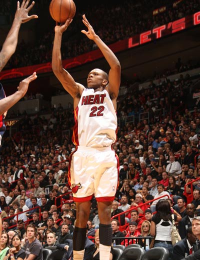 利凭借他的 利凭借他的