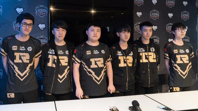 射门和后卫 射门和后卫