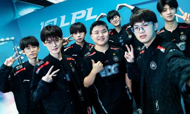 但从他当前 但从他当前